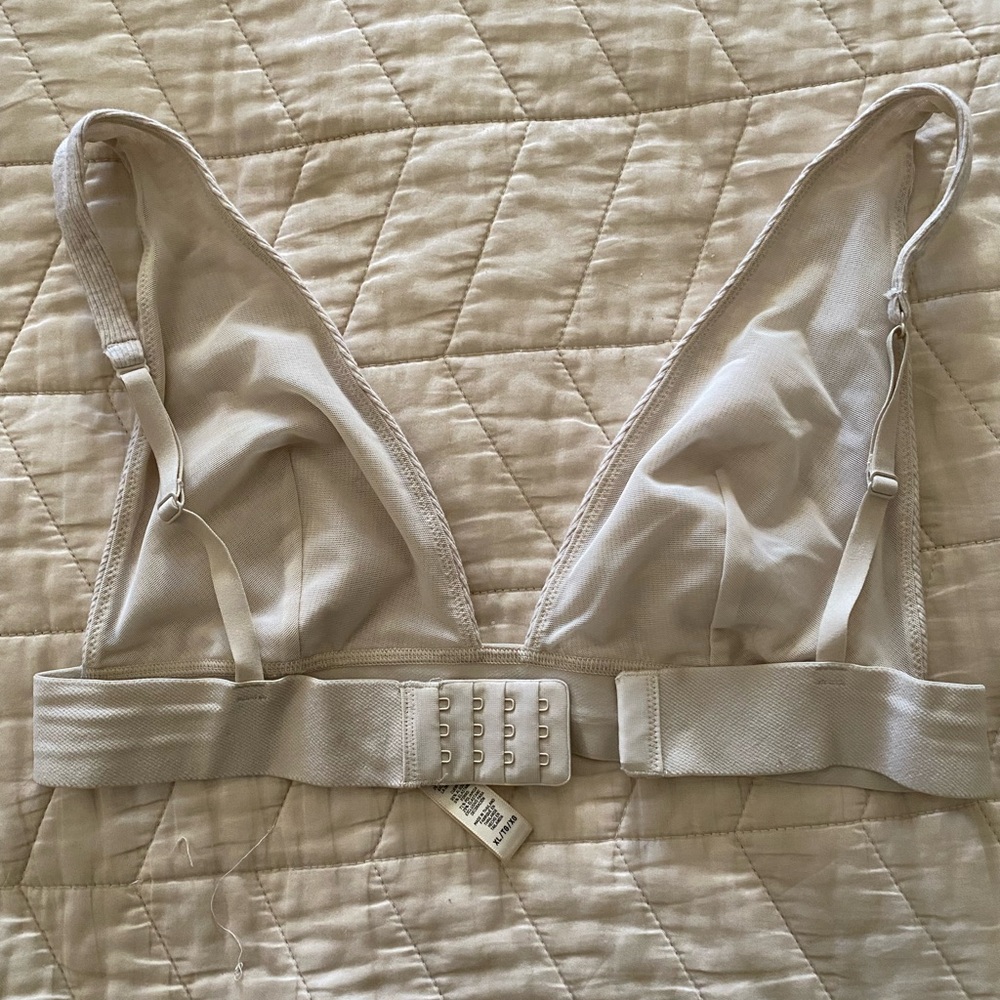 SKIMS Oatmeal Color Ribbed Bralettes - Picture 3 of 14